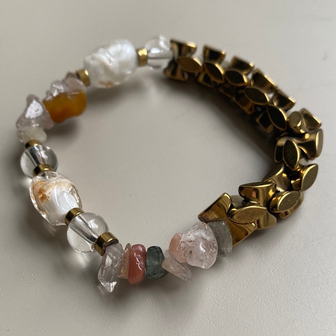 CSTB03 - Lampwork Glass & Hematite bracelet - white