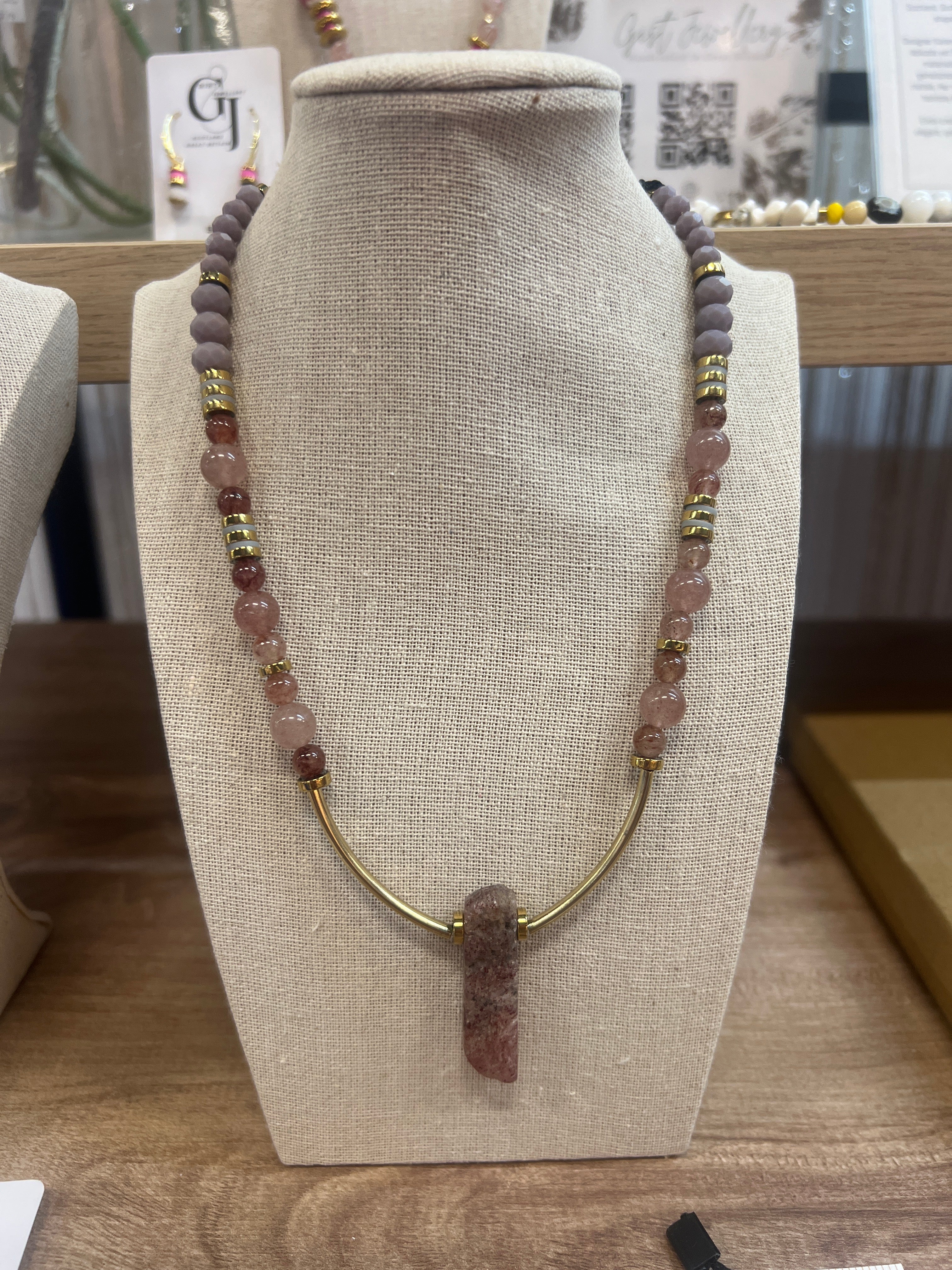EOR16 - Strawberry Quartz adjustable necklace