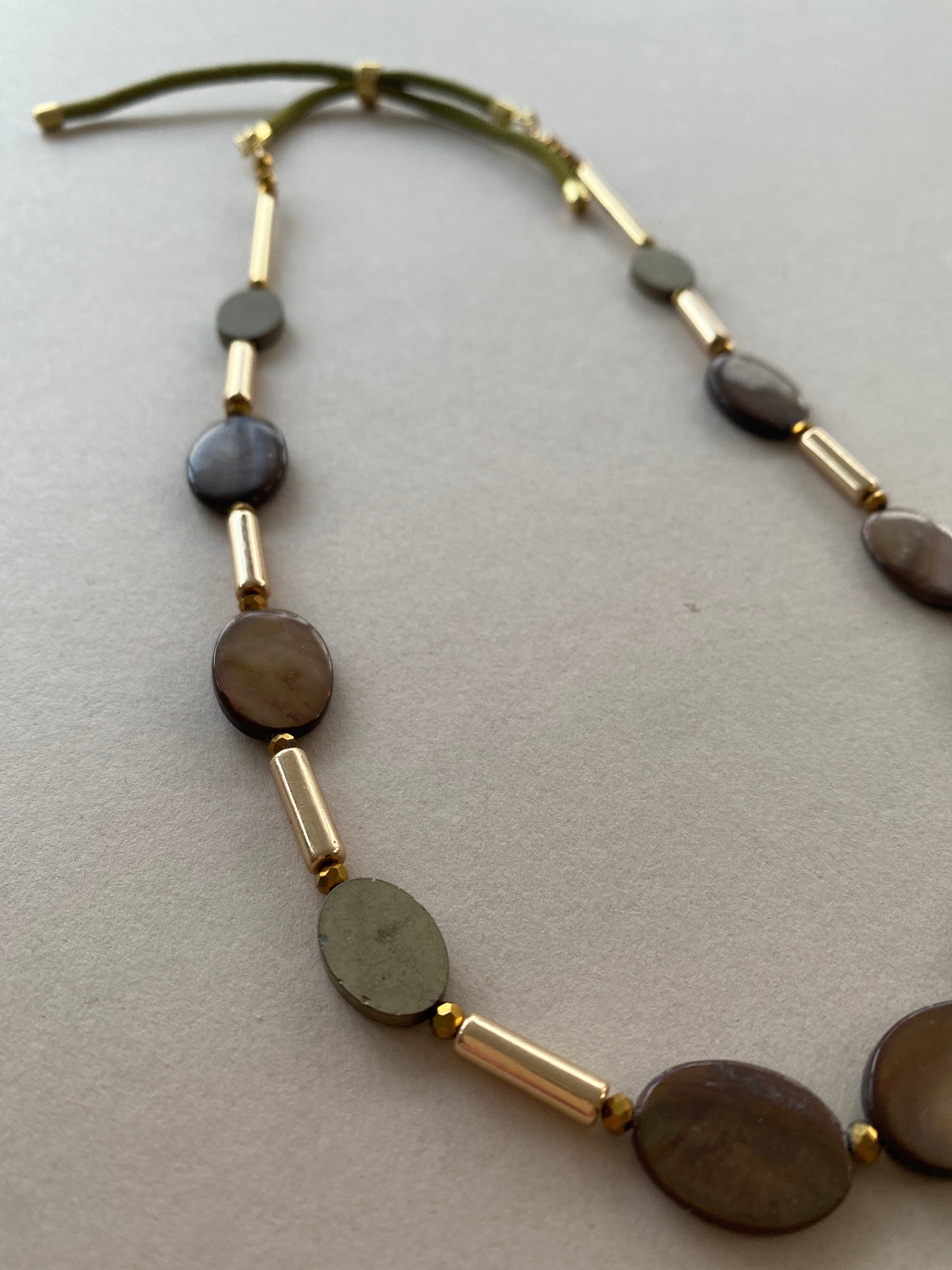 BDL09 - Shell and Hematite Necklace