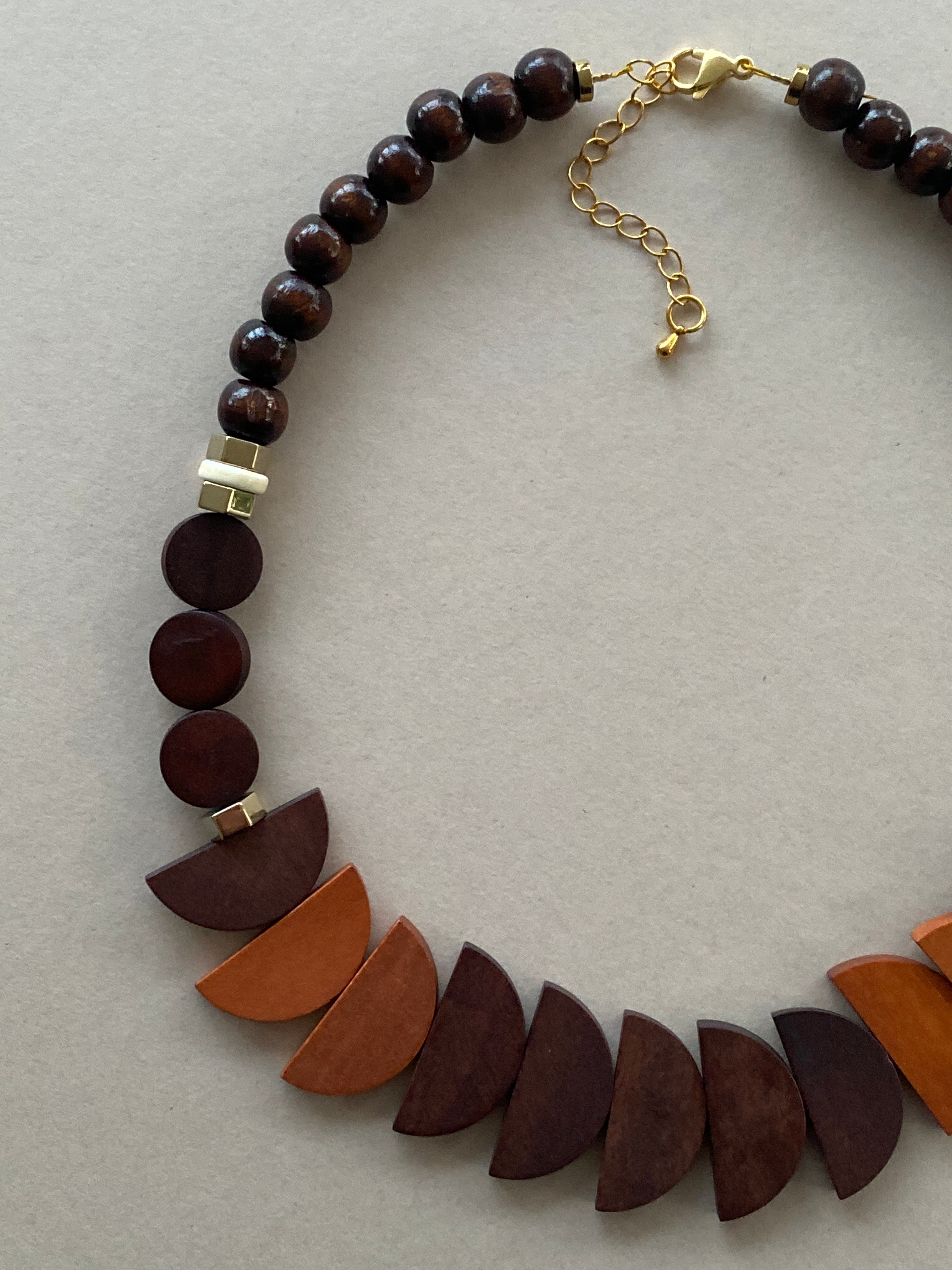 BDL07 - Chocolate Orange Wooden necklace