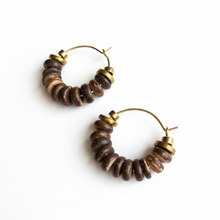 CSTE04 - Hematite & Coconut hoop earrings - Brown, wood