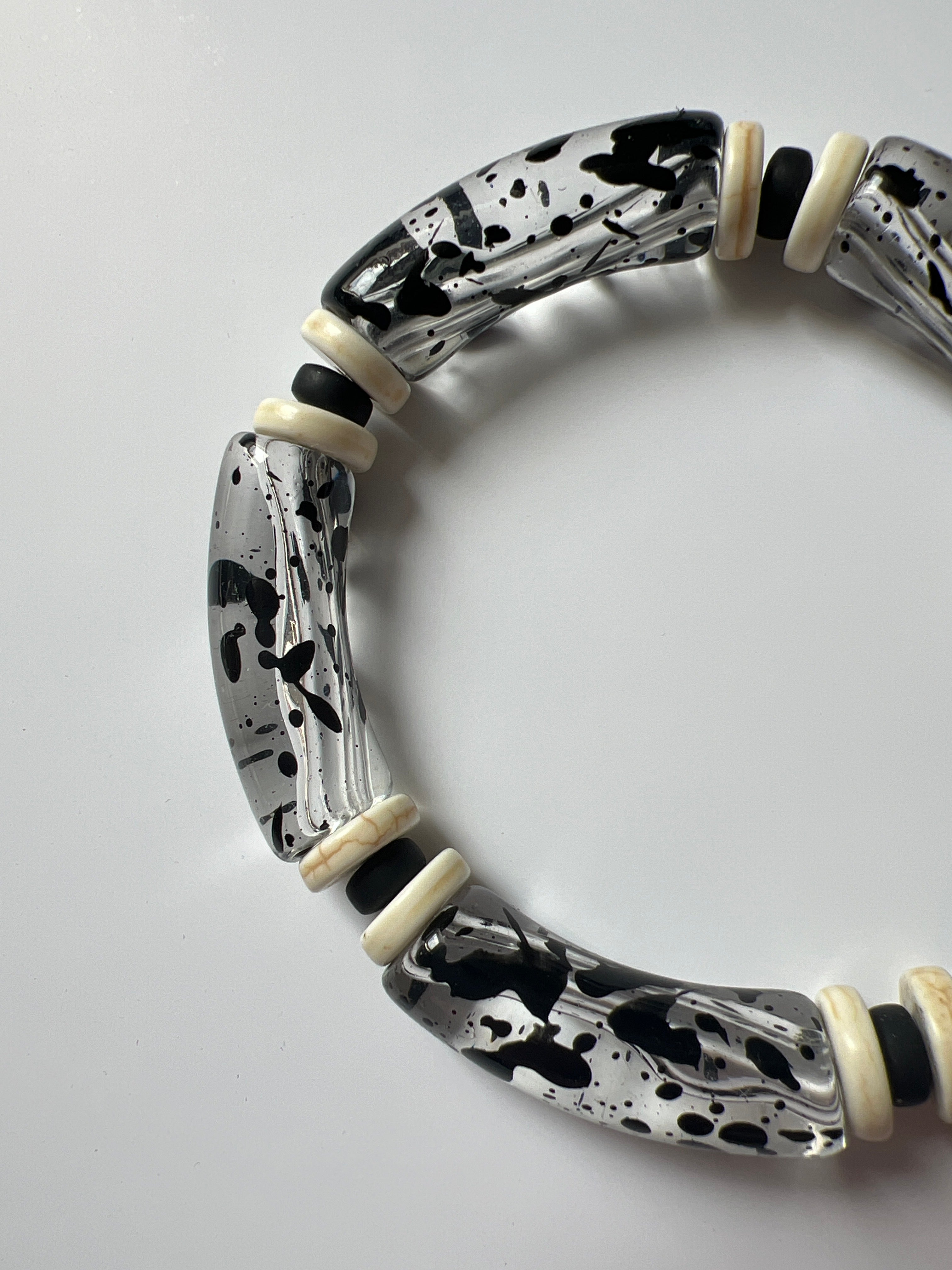 EORB05 - translucent and black stretch bracelet