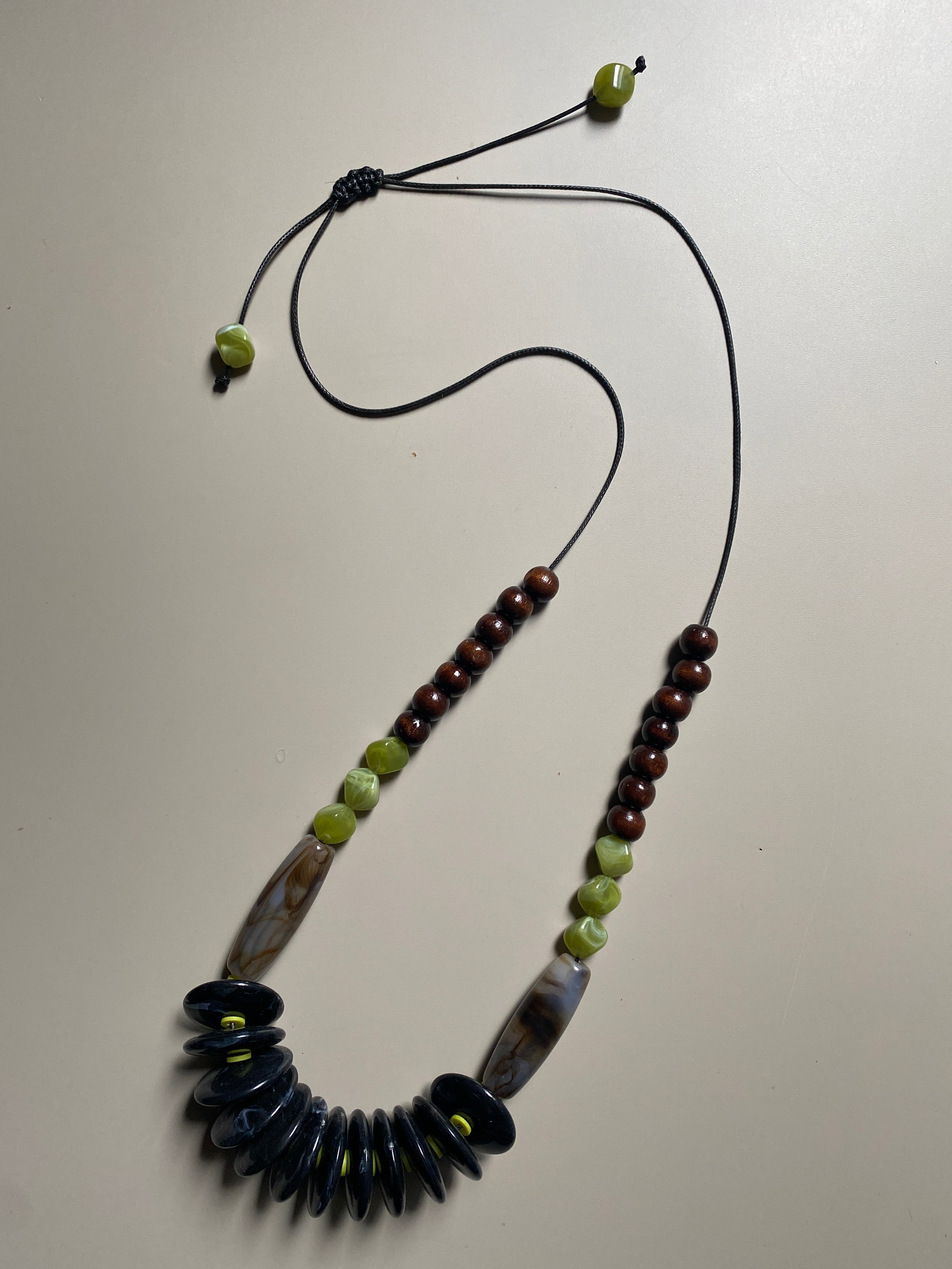 FRT06 - Fully adjustable necklace, wood, acrylic and clay