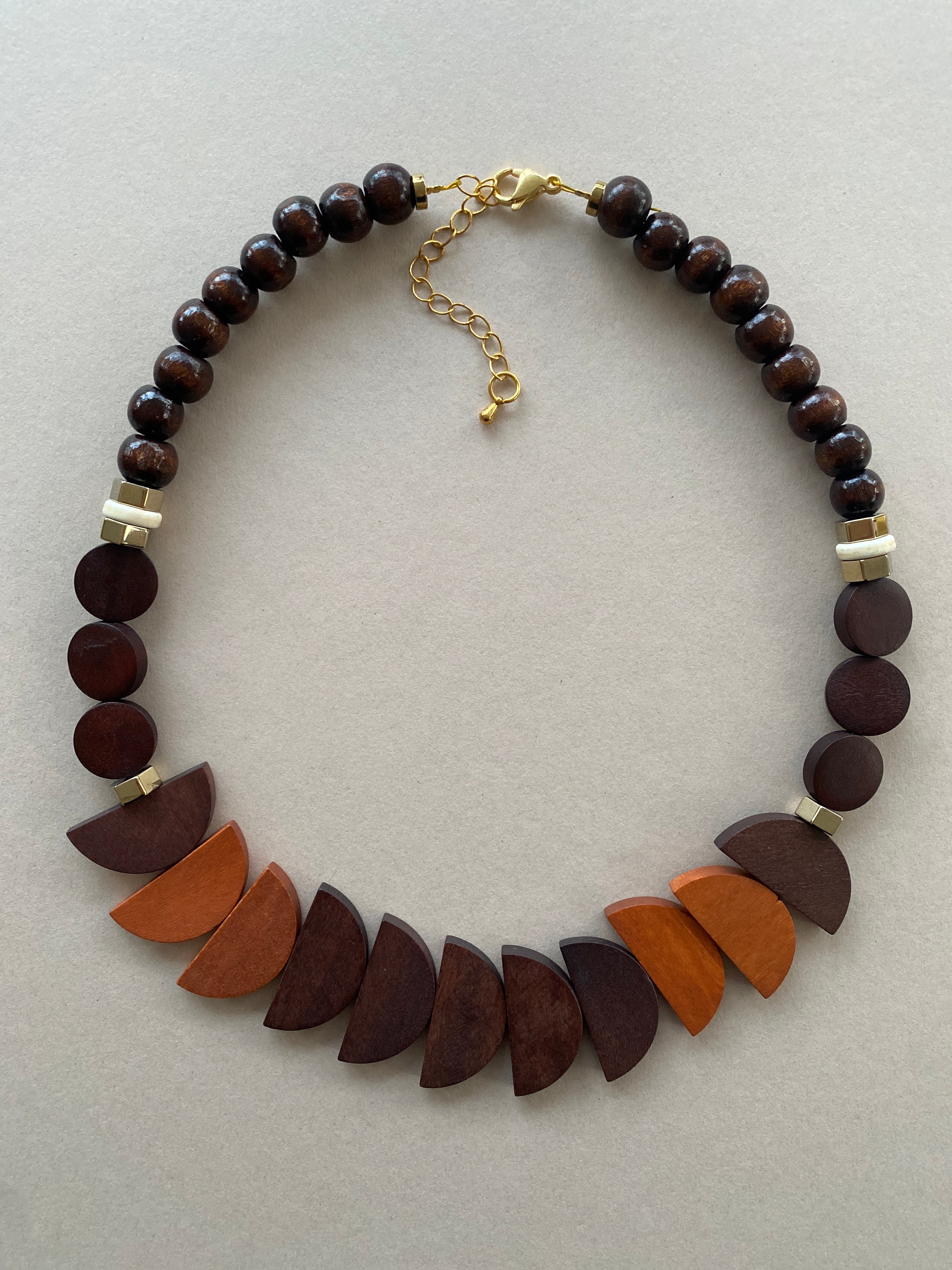 BDL07 - Chocolate Orange Wooden necklace