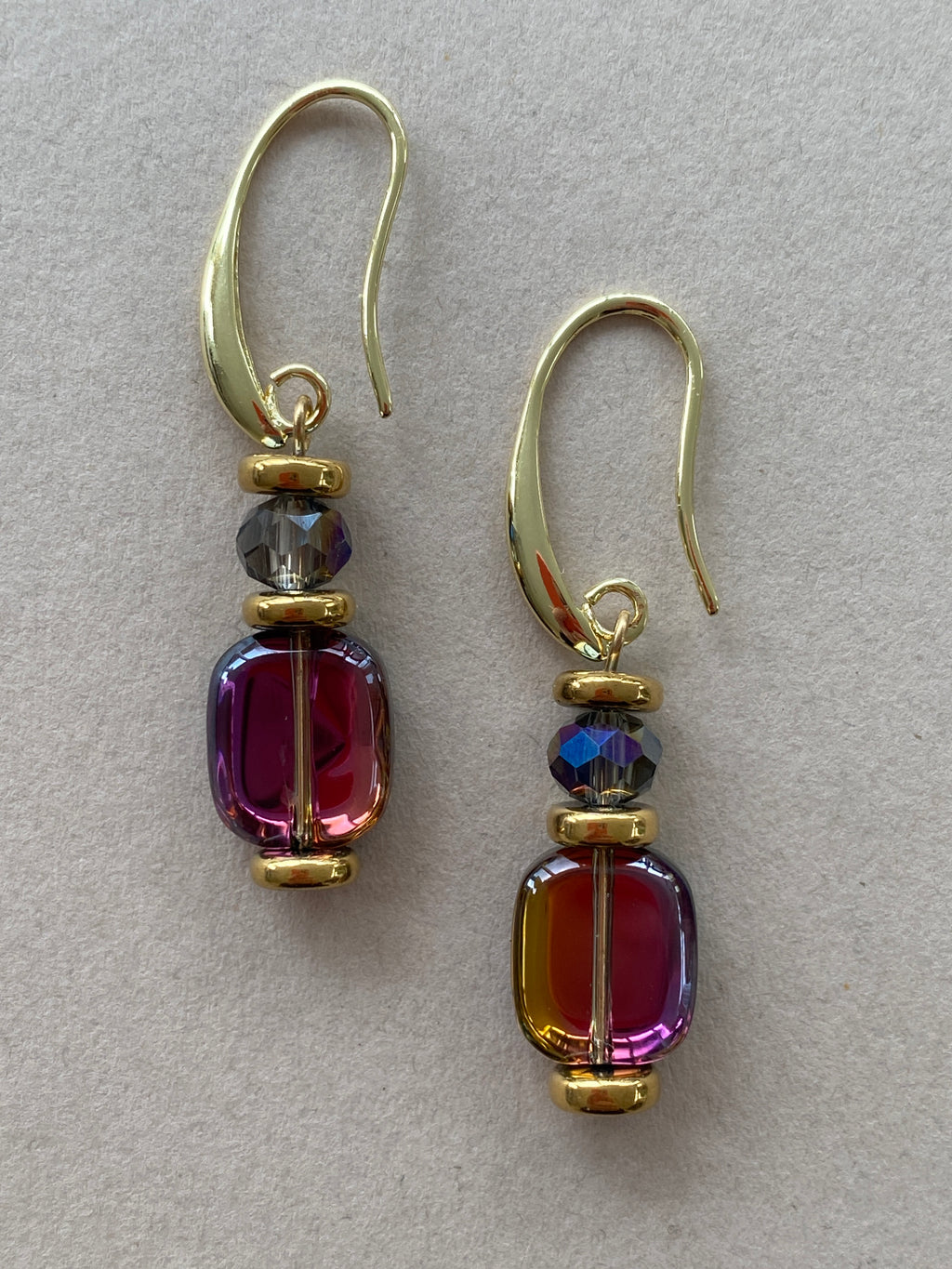 BDLE15 - Hematite, Glass & crystal drop earrings in purple and gunmetal