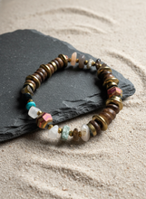 FRTB03 - Coconut, Gold plated hematite, semi precious stone chips and crystal details make this elasticated bracelet