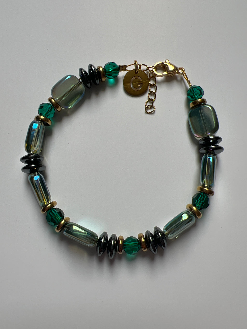 EORB15 - Hematite, Glass & crystal bracelet in Sea Foam