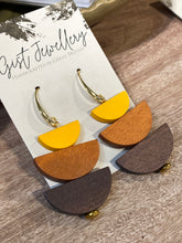 HILE17 - half yellow moon earring