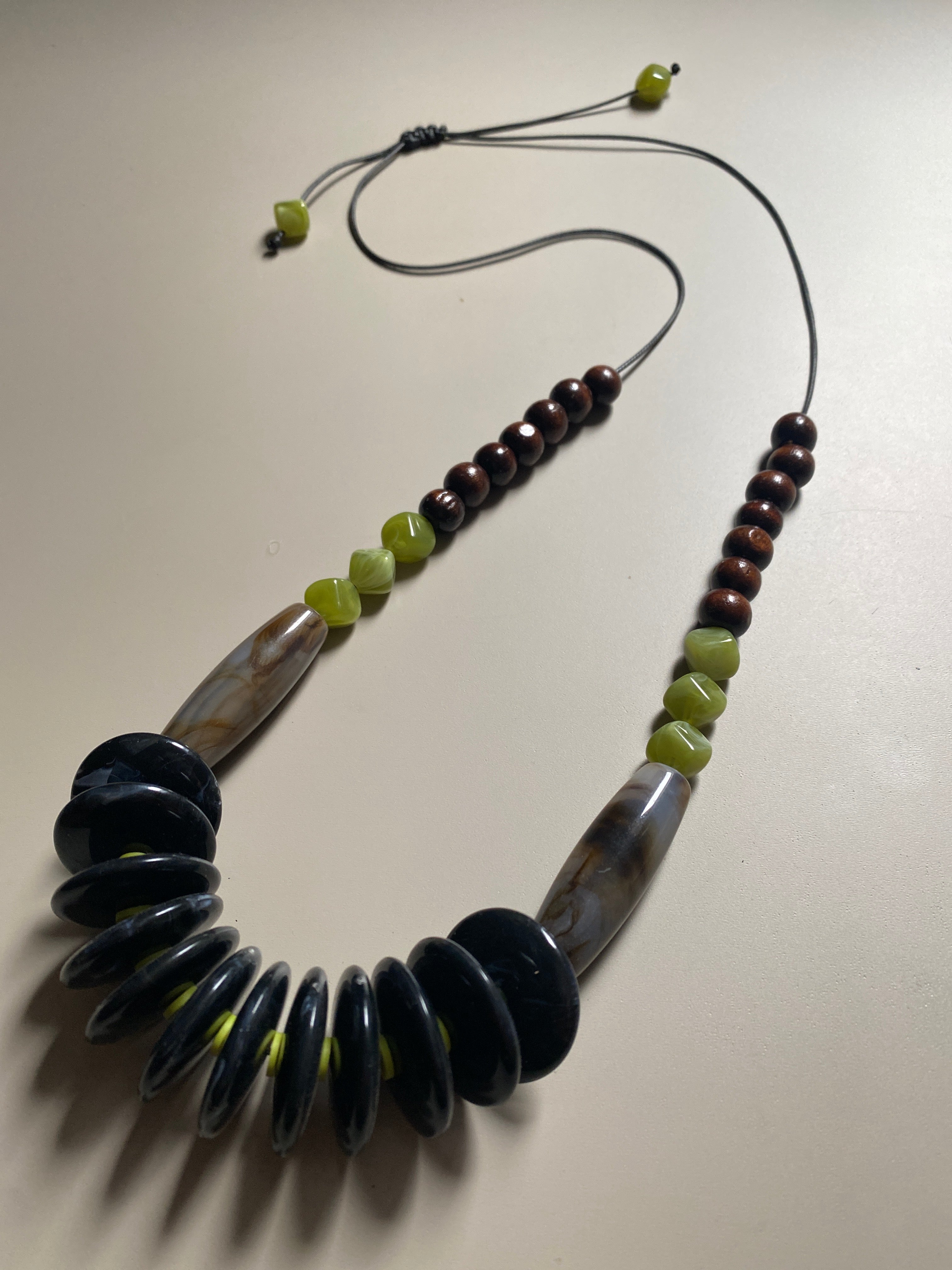 FRT06 - Fully adjustable necklace, wood, acrylic and clay