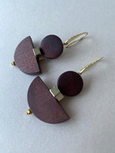 BDLE20 - Dyed wood & Hematite, drop earrings