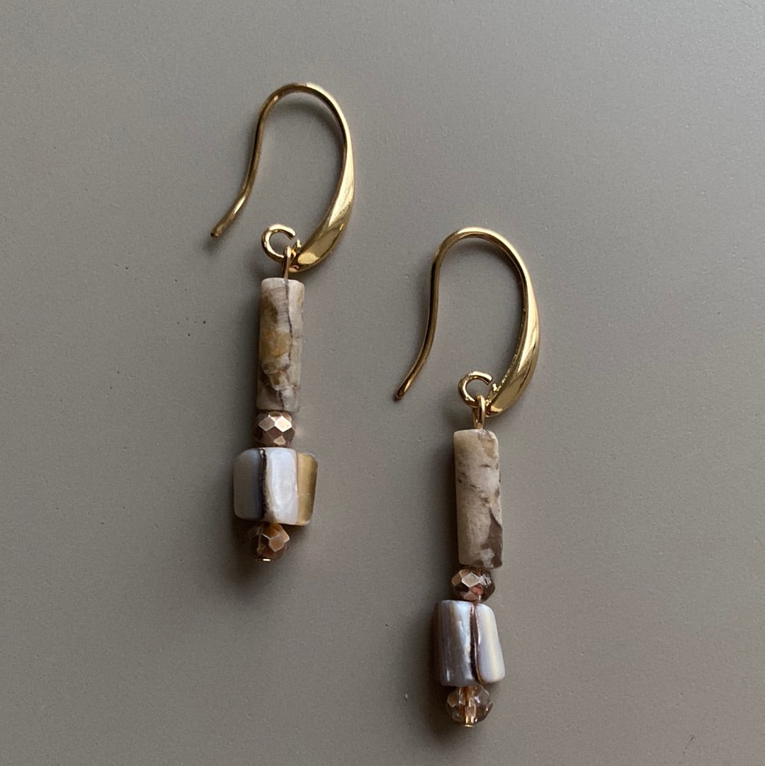 CSTE11 - Shell & Gemstone column drop earrings - Cream, Pearl