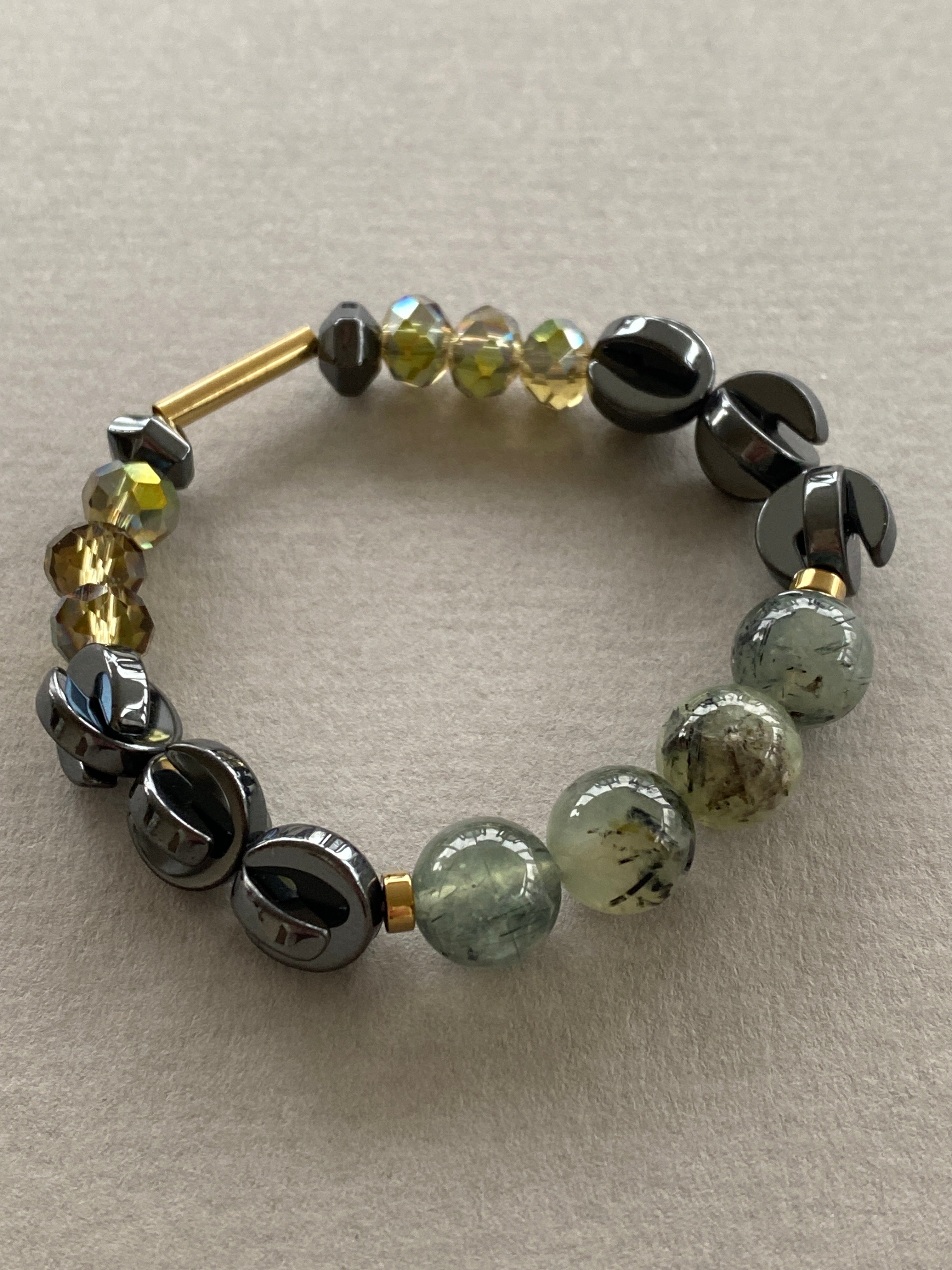HILB04 - Natural Prehnite gem stones, green yellow black bracelet