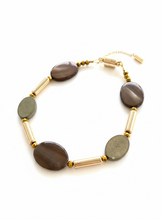 BDLB09 - Shell and Hematite magnetic bracelet