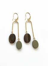 BDLE09 - Shell and Hematite Drop Earrings