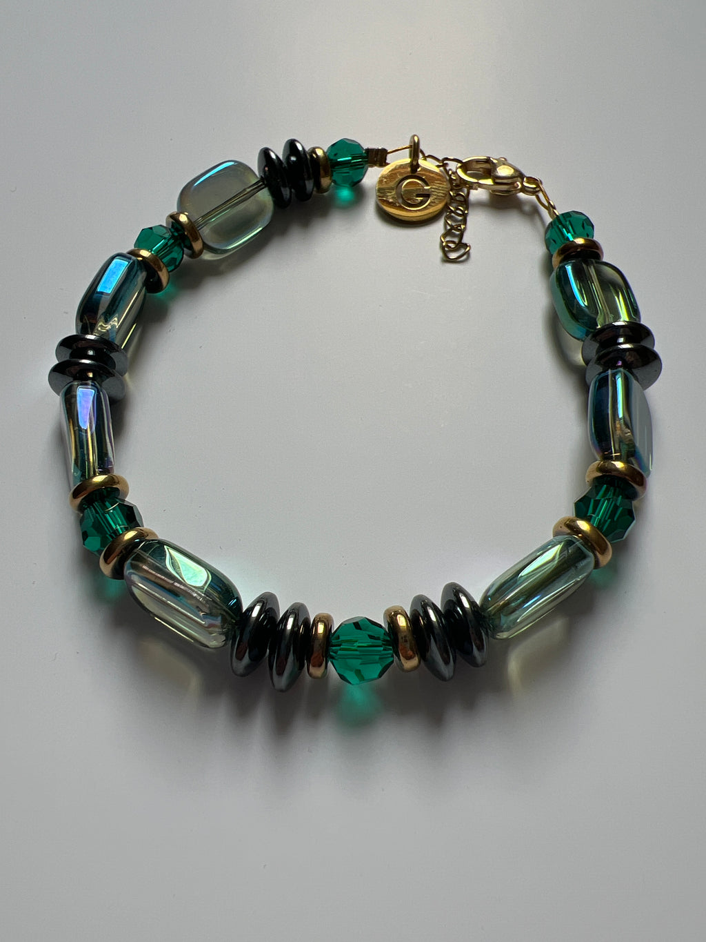 EORB15 - Hematite, Glass & crystal bracelet in Sea Foam
