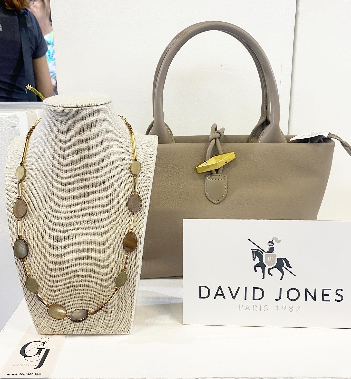 BDL09 - Shell and Hematite Necklace