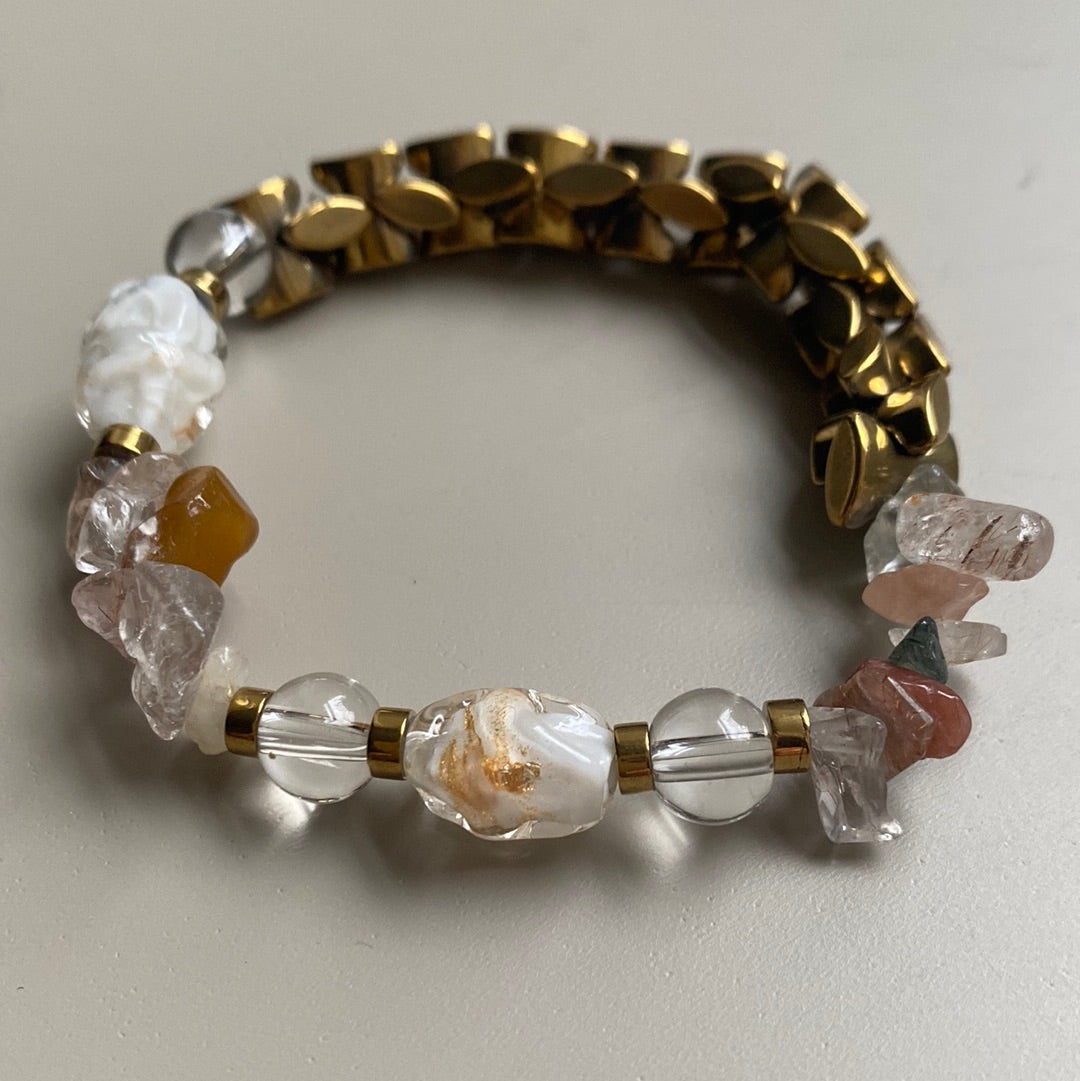 CSTB03 - Lampwork Glass & Hematite bracelet - white