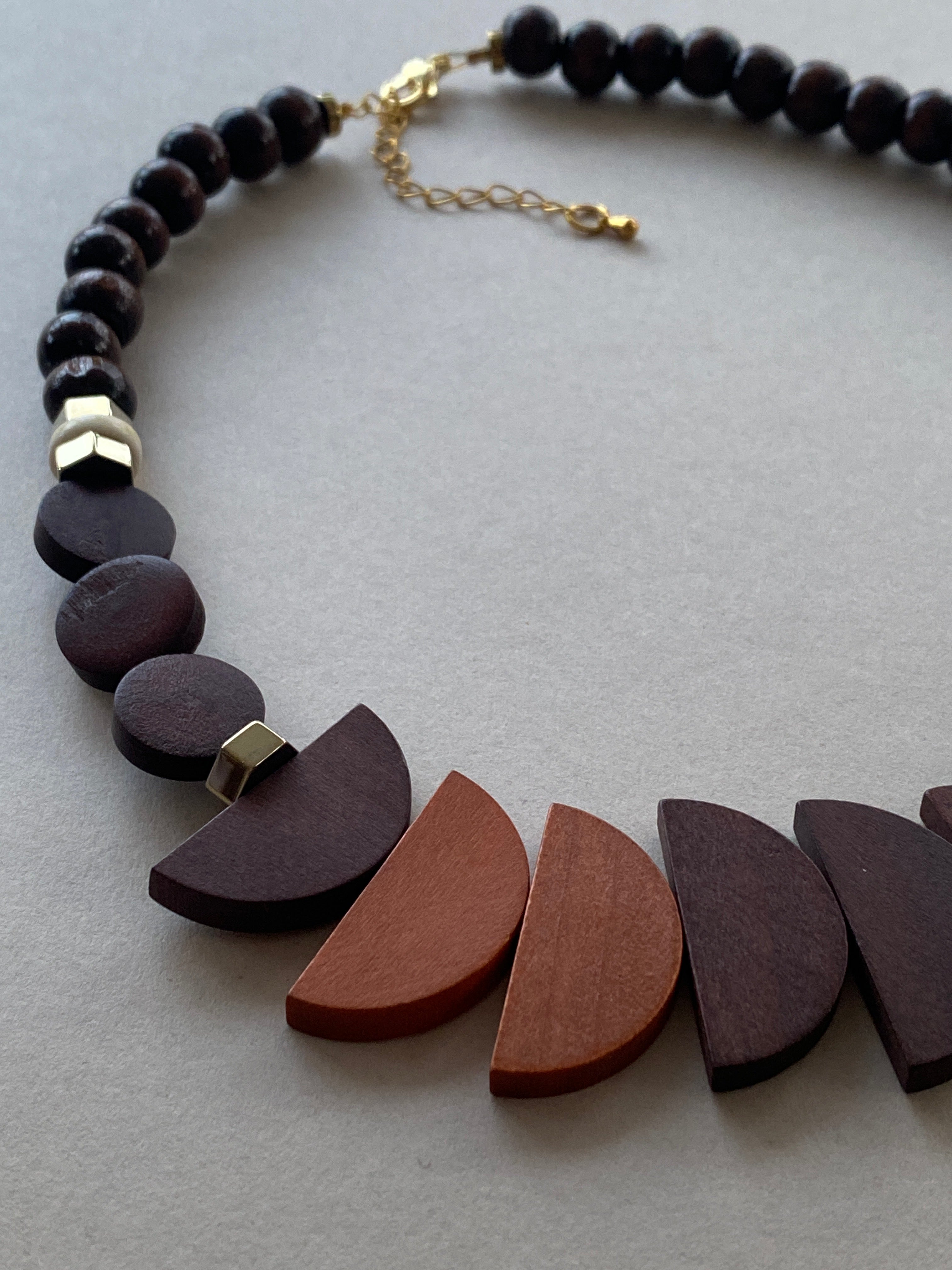 BDL07 - Chocolate Orange Wooden necklace