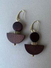 BDLE20 - Dyed wood & Hematite, drop earrings