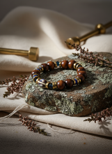 FRTB02 - Porcelain, dyed wood, clay and Hematite elastic bracelet