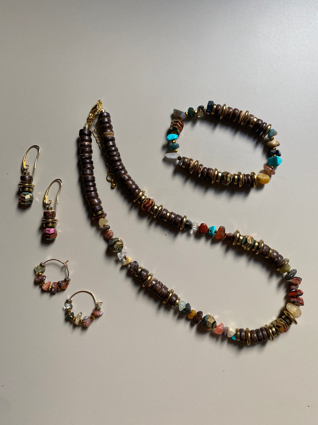 FRT08 - Coconut, Gold plated hematite, semi precious stone chips and crystal details make this 18" necklace