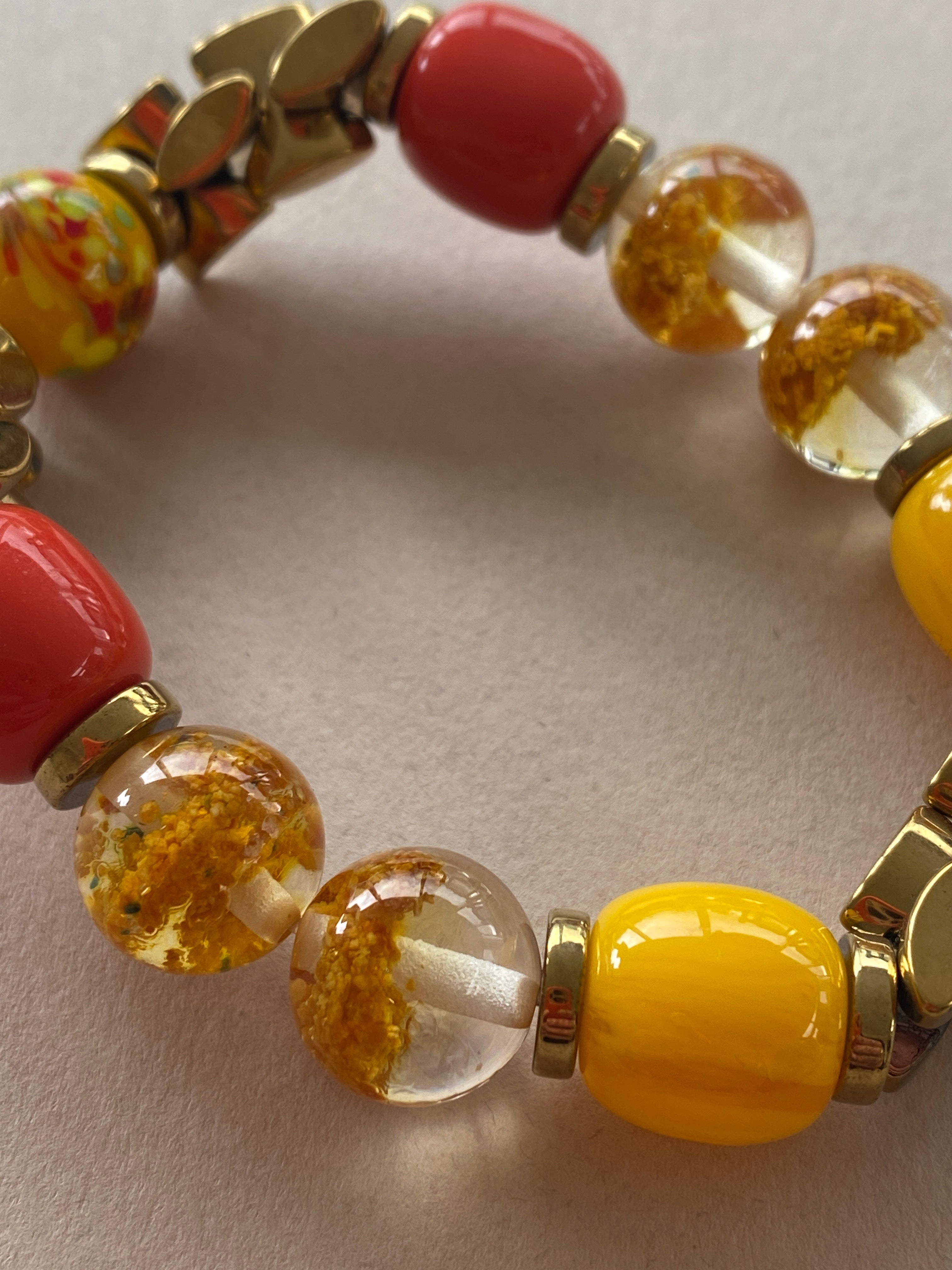 BDLB06 - Orange and yellow resin elasticated bracelet