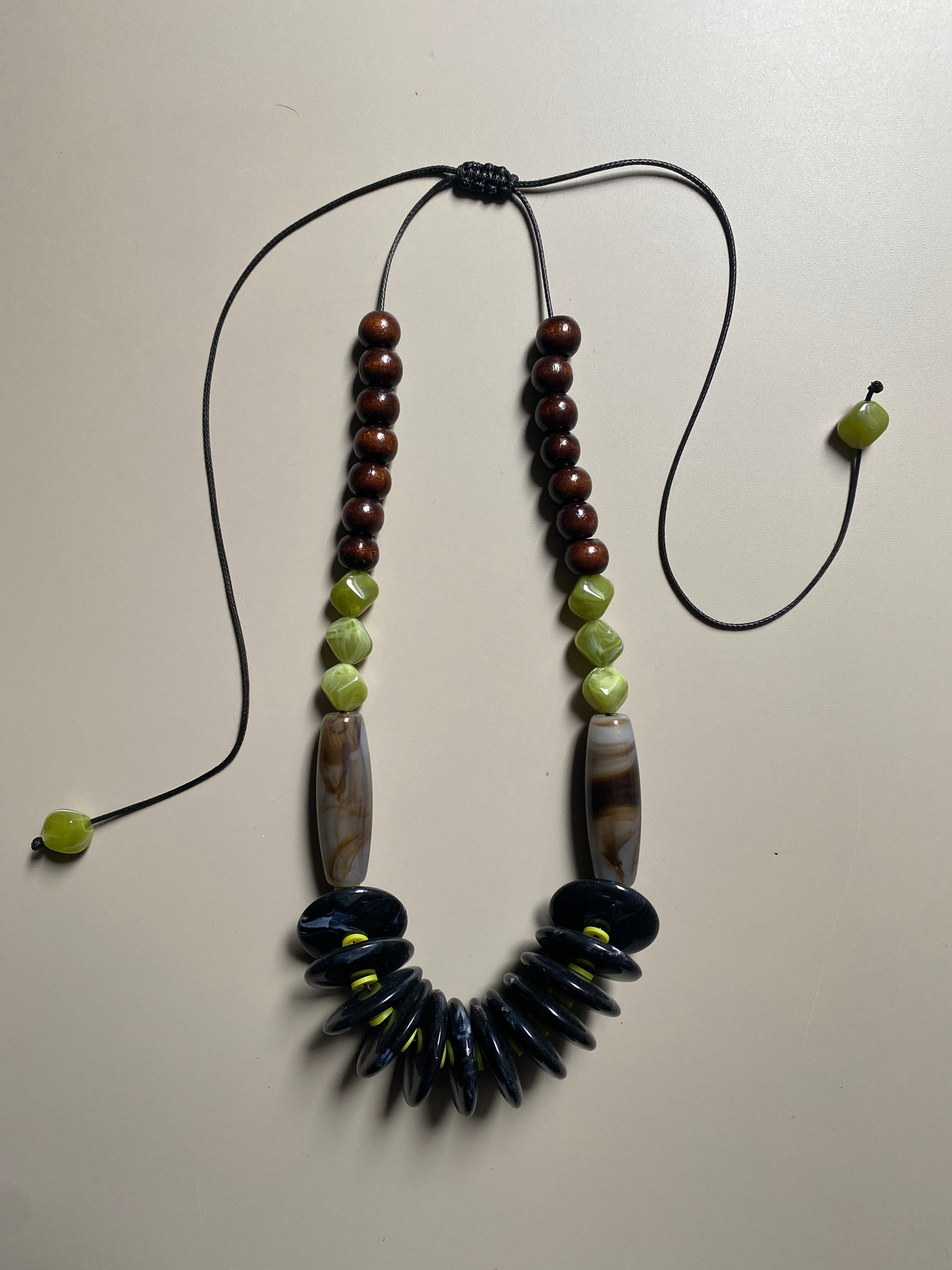 FRT06 - Fully adjustable necklace, wood, acrylic and clay