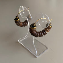 CSTE04 - Hematite & Coconut hoop earrings - Brown, wood