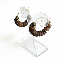 CSTE04 - Hematite & Coconut hoop earrings - Brown, wood