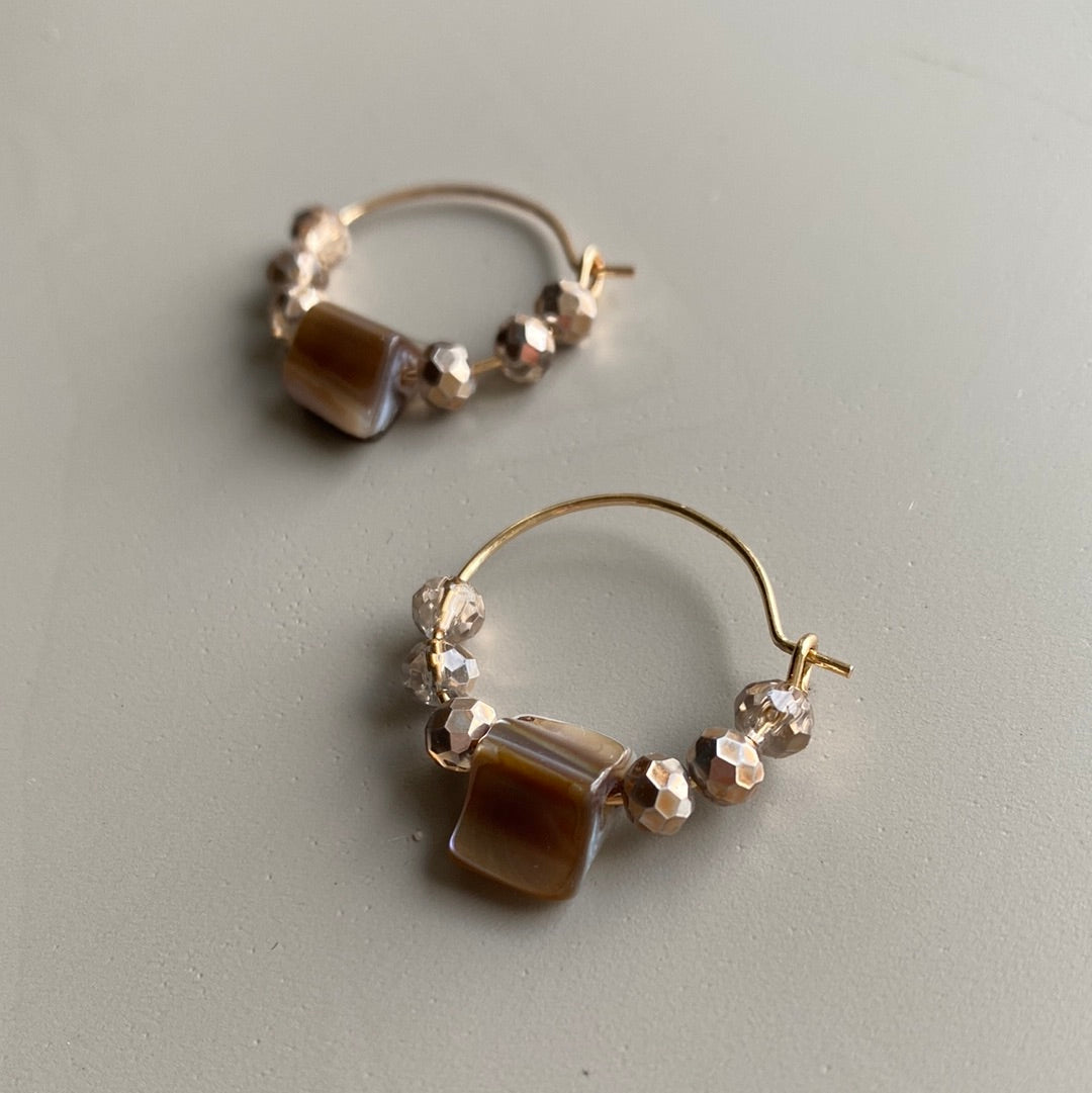 CSTE10 - Shell & Crystal hoop earrings - Cream, Pearl