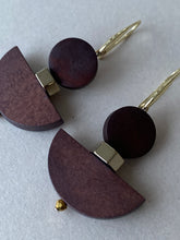 BDLE20 - Dyed wood & Hematite, drop earrings