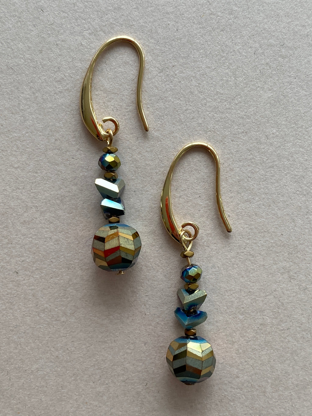 BDLE18 - Crystal and Hematite Drop earrings