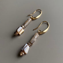 CSTE11 - Shell & Gemstone column drop earrings - Cream, Pearl
