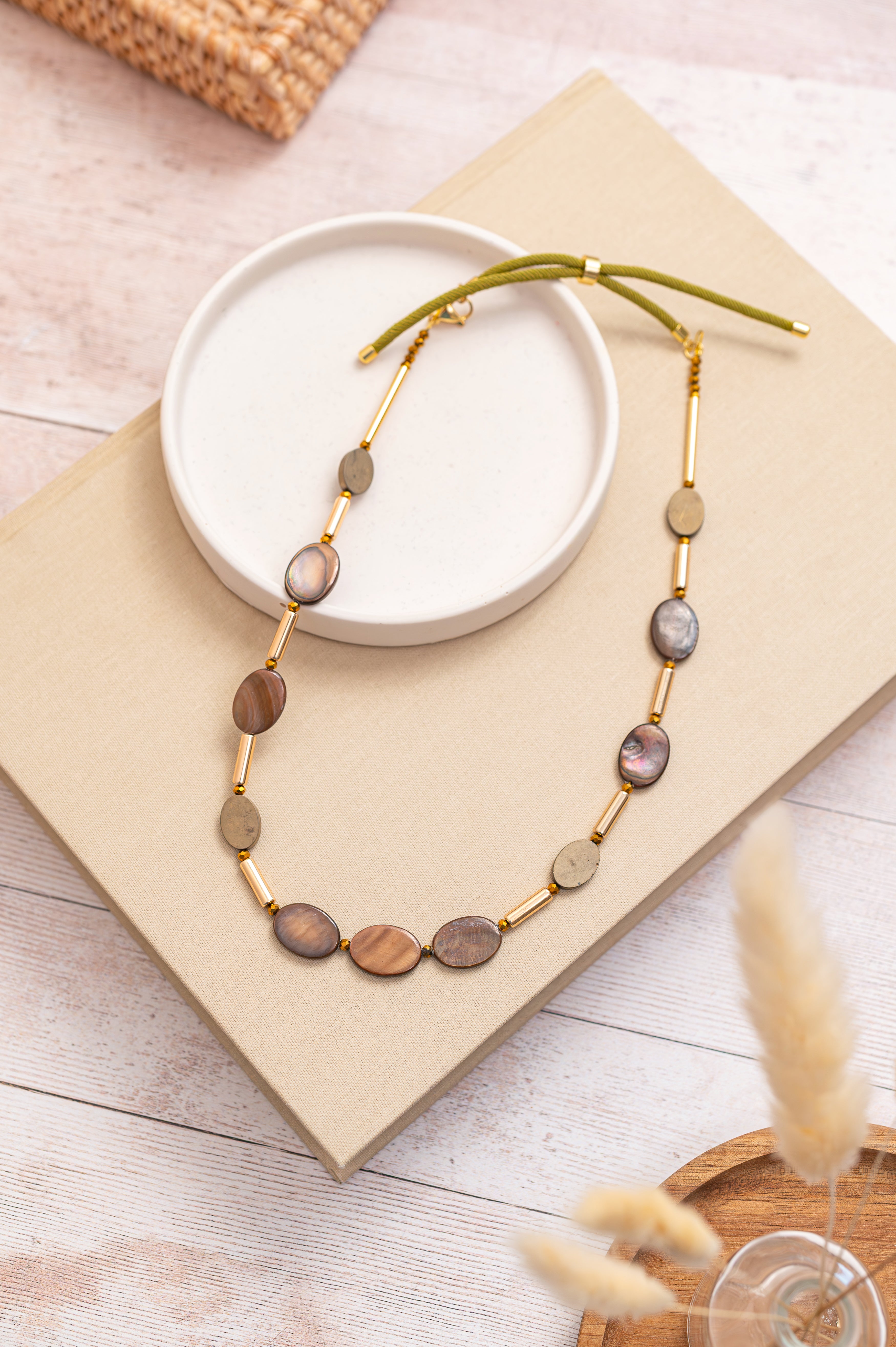 BDL09 - Shell and Hematite Necklace