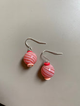 Vintage swirl glass earrings - Red & Pink