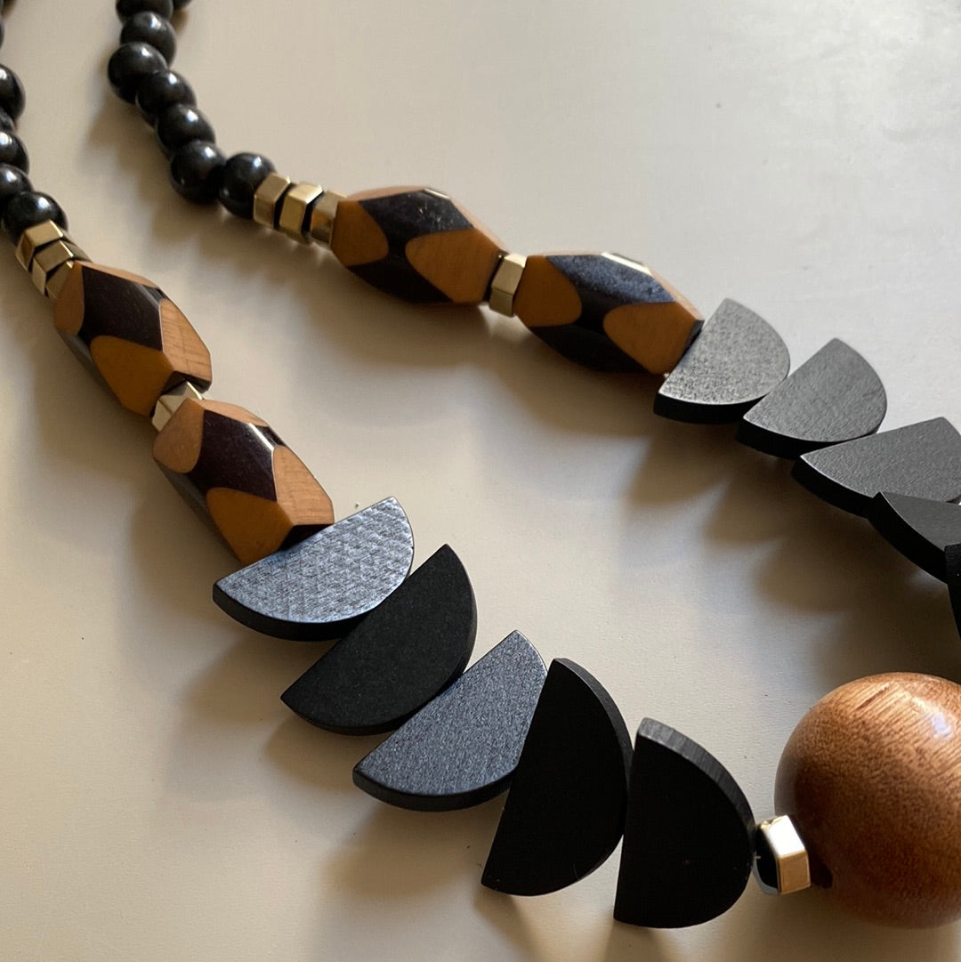 MRL03 - Statement necklace, Hematite, painted wood and acrylic