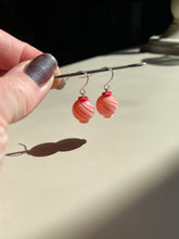 Vintage swirl glass earrings - Red & Pink