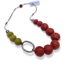 Ovale felted wool adjustable necklace Rust and Olive